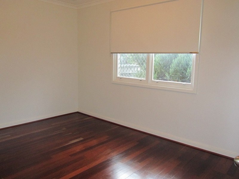 15 Rhodes Crescent, Calista WA 6167