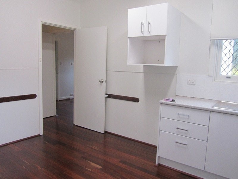 15 Rhodes Crescent, Calista WA 6167