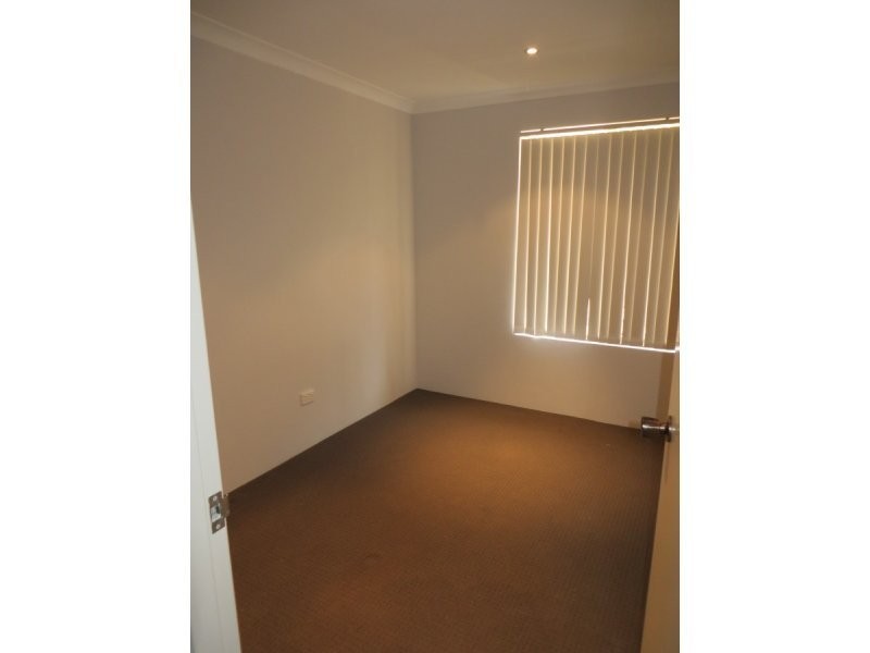 25 Hargrave Place, Parmelia WA 6167