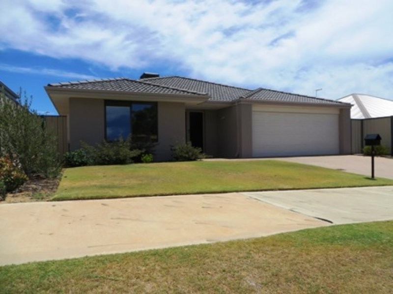 41 Newbridge Street, Meadow Springs WA 6210