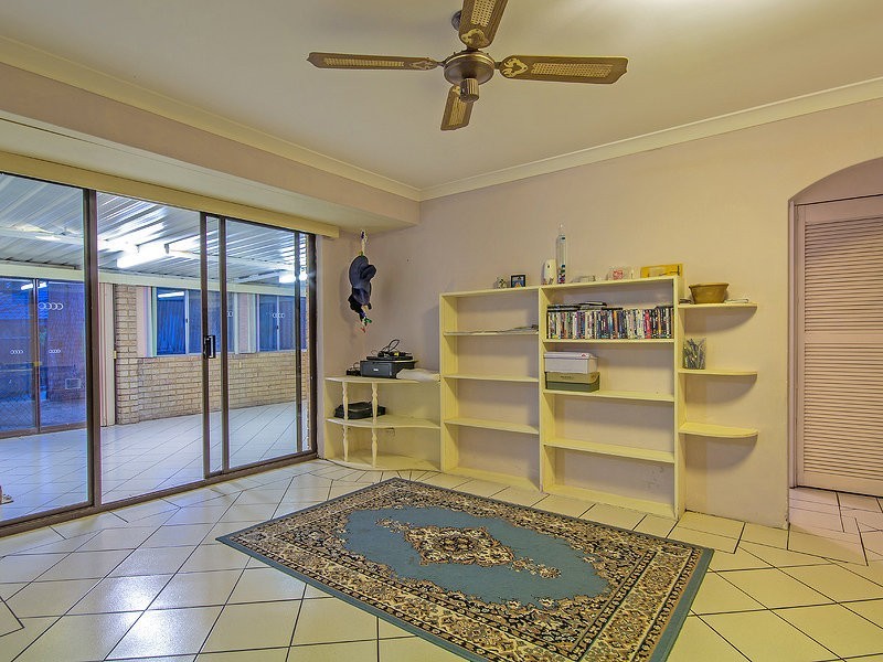 19 Tanson Road, Parmelia WA 6167