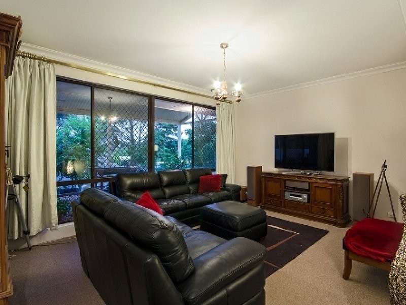 6  Joiner Place, Parmelia WA 6167