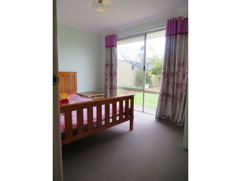 15 Caroline Crescent,, Bertram WA 6167