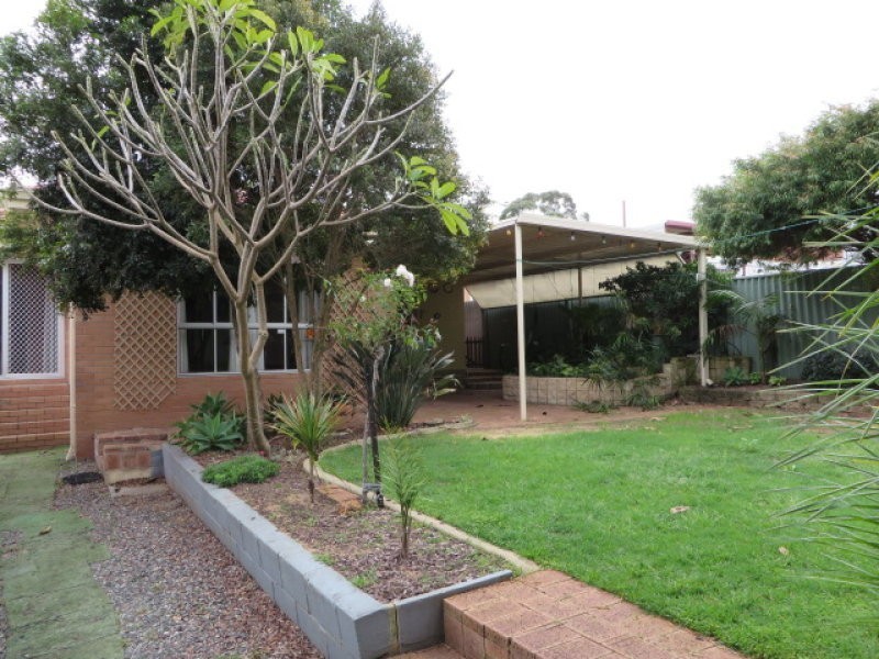 21 Richard Place, Orelia WA 6167