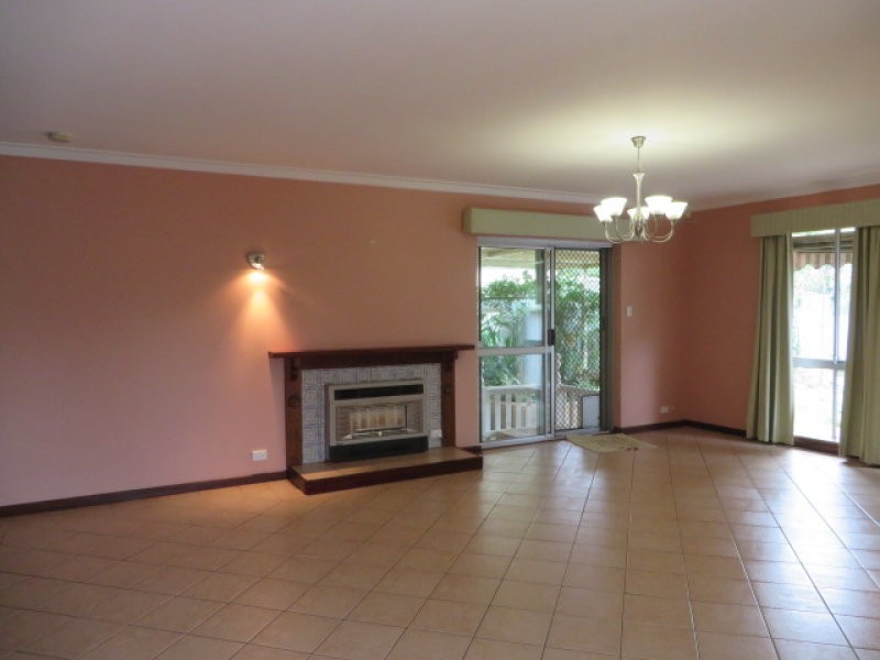 21 Richard Place, Orelia WA 6167