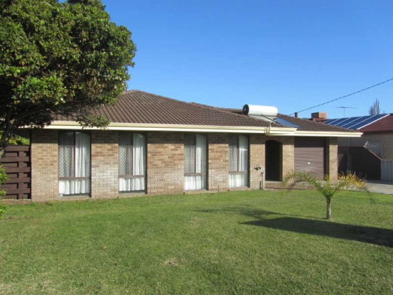 12 Willmott Drive, Cooloongup WA 6168