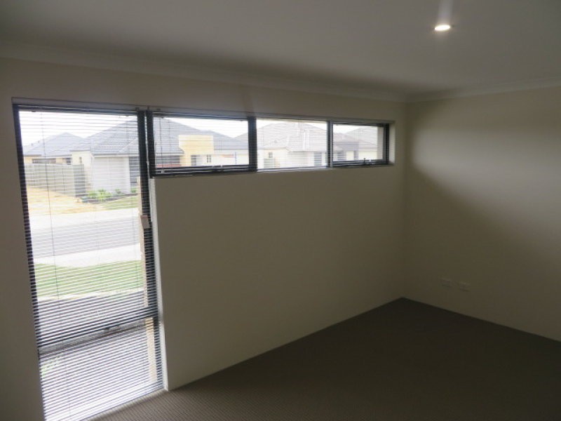 17 Dutton Gardens, South Yunderup WA 6208