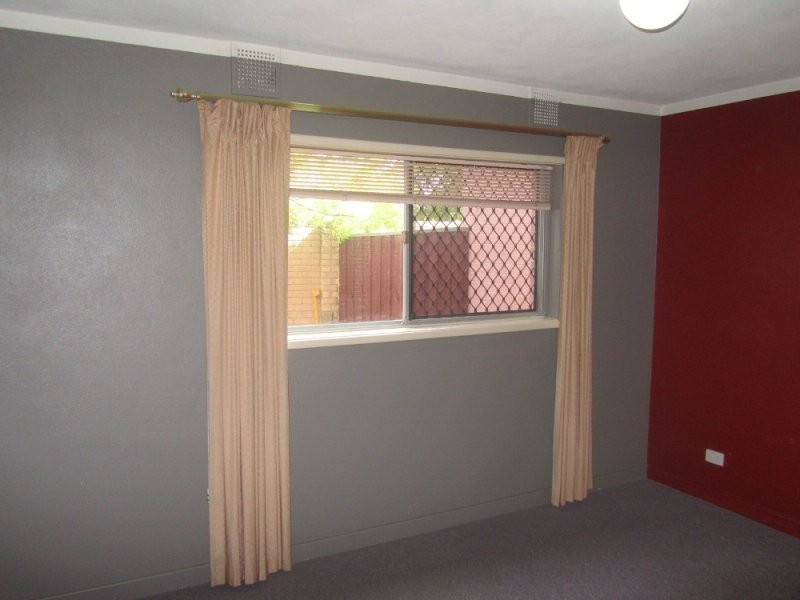 3/4 Canham Way, Orelia WA 6167