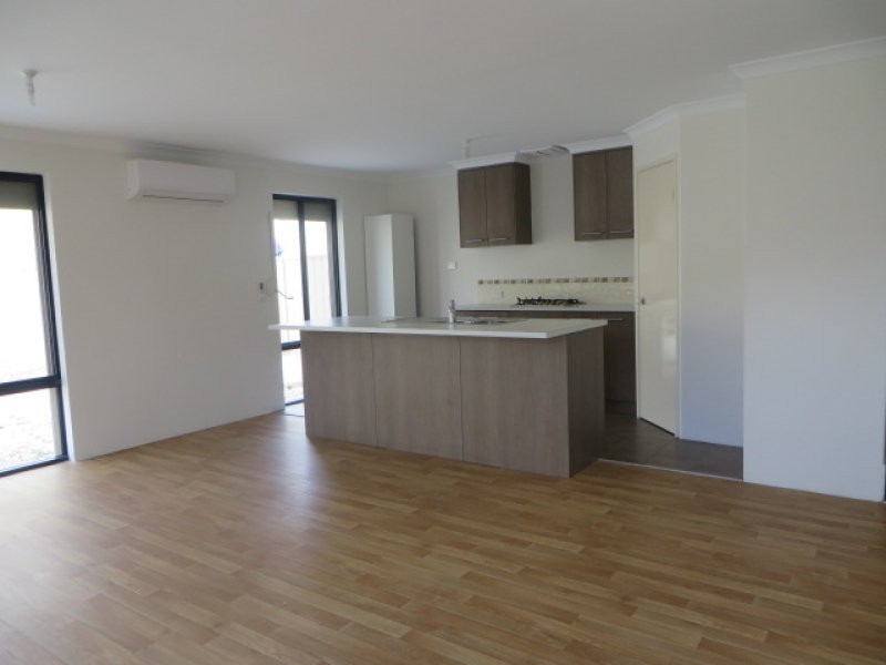 11 Corrour Bend, Bertram WA 6167