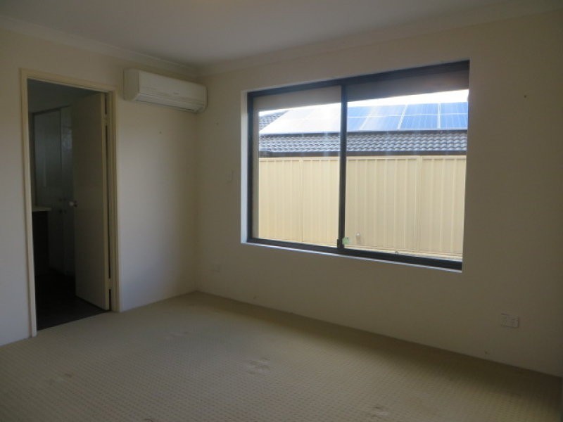 11 Corrour Bend, Bertram WA 6167