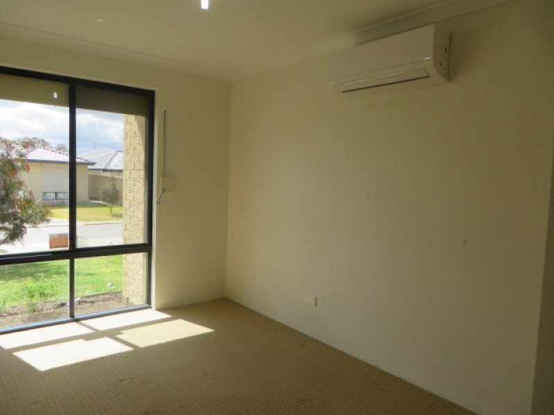 11 Corrour Bend, Bertram WA 6167