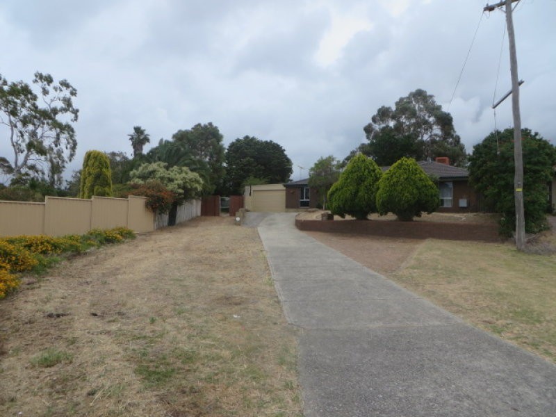 16 Gamblin Way, Parmelia WA 6167