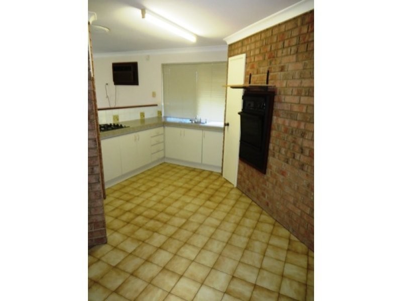 1A Leop Court, Parmelia WA 6167