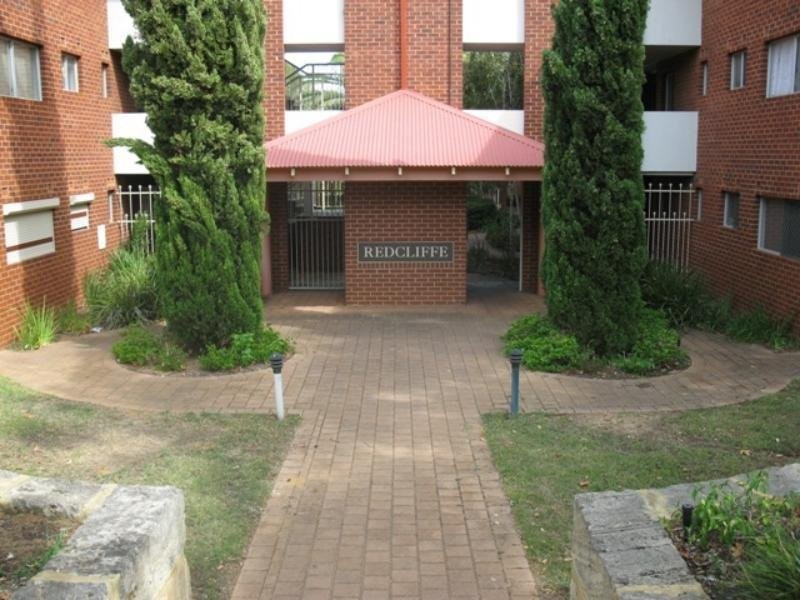 10/14 Canham way, Orelia WA 6167