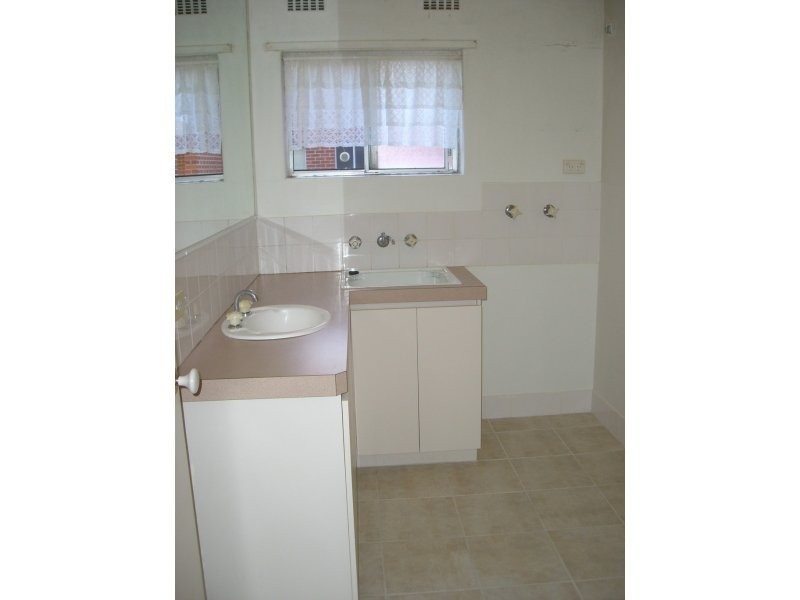 10/14 Canham way, Orelia WA 6167