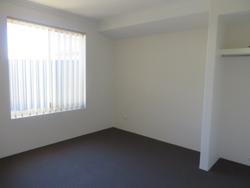 8 Solstice Bend, Wellard WA 6170