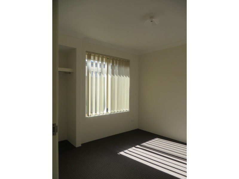 8 Solstice Bend, Wellard WA 6170