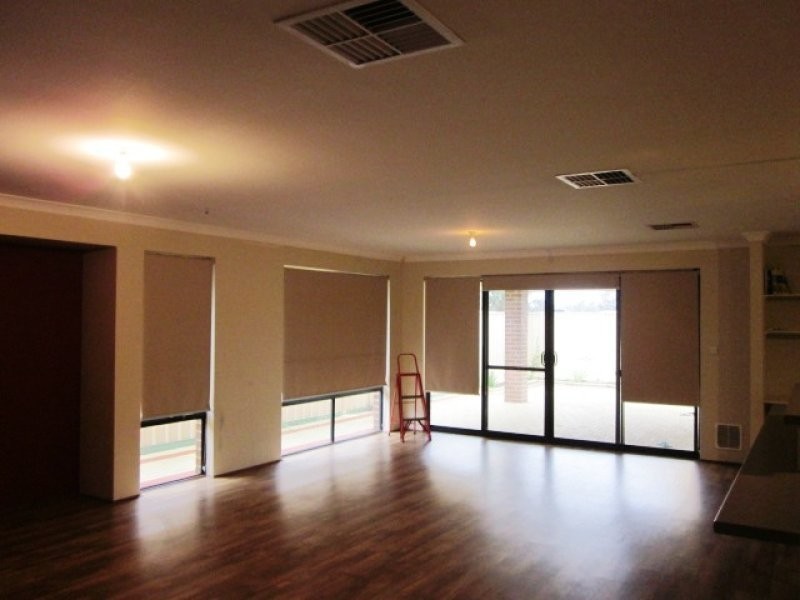 18 Silverline Bend, Bertram WA 6167