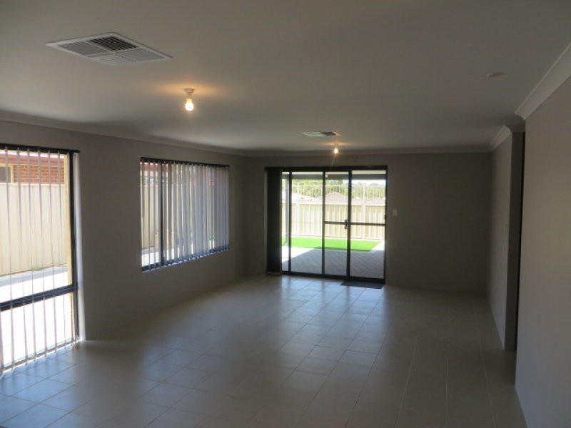 10 Portchester Avenue, Orelia WA 6167