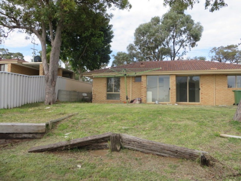 135 Parmelia Avenue, Parmelia WA 6167