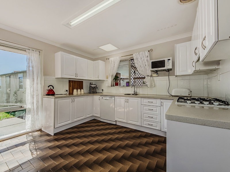 79 Orelia Avenue, Orelia WA 6167