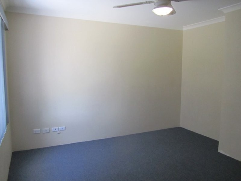 8 Tuart Ridge, Parmelia WA 6167