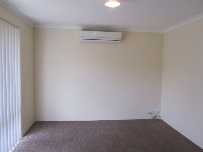 19 Hargrave Place, Parmelia WA 6167