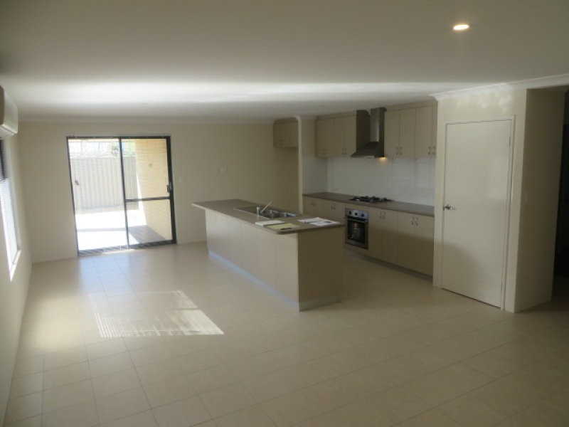 75 Weewar Circuit, South Yunderup WA 6208