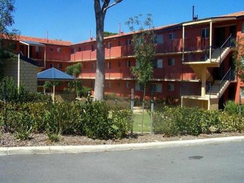 18/26 Morrit Way, Parmelia WA 6167