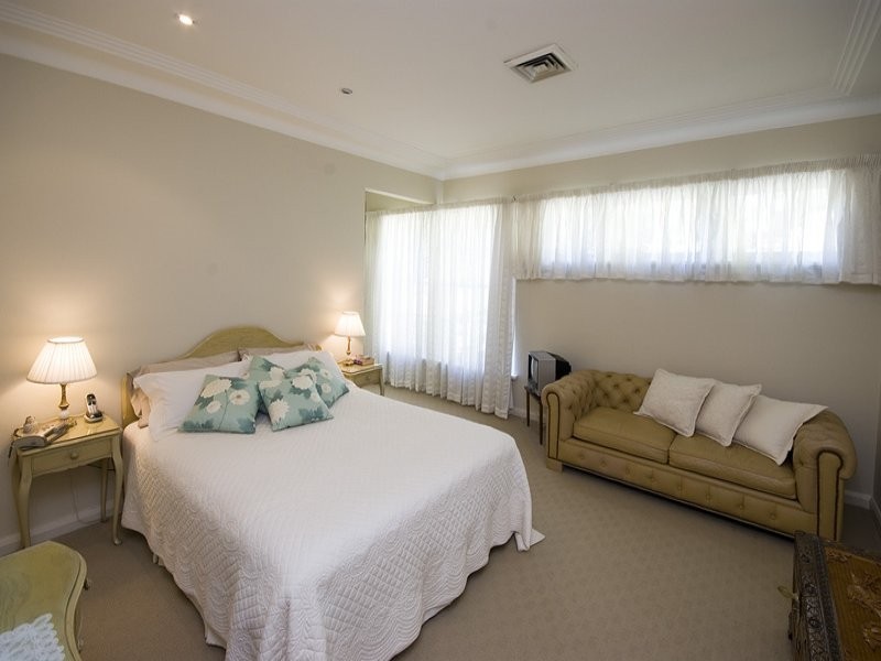 1 Linley Place, Linley Point NSW 2066