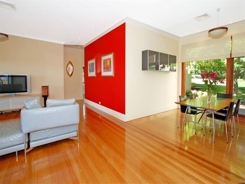 8a Osborne Road, Greenwich NSW 2065