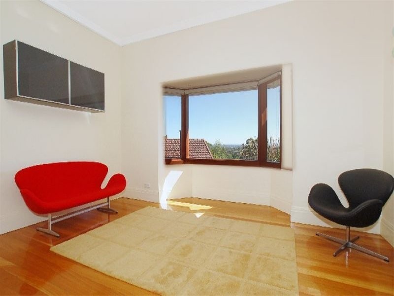 8a Osborne Road, Greenwich NSW 2065