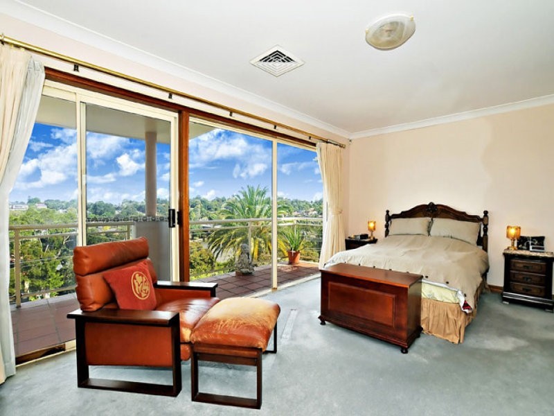 26 The Crescent, LINLEY POINT, Hunters Hill NSW 2110
