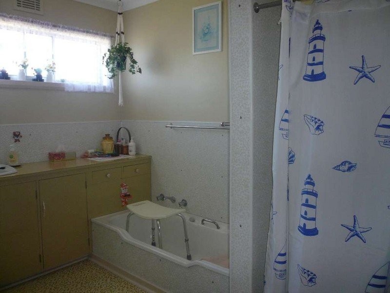 4 Crandon Crescent, Newnham TAS 7248