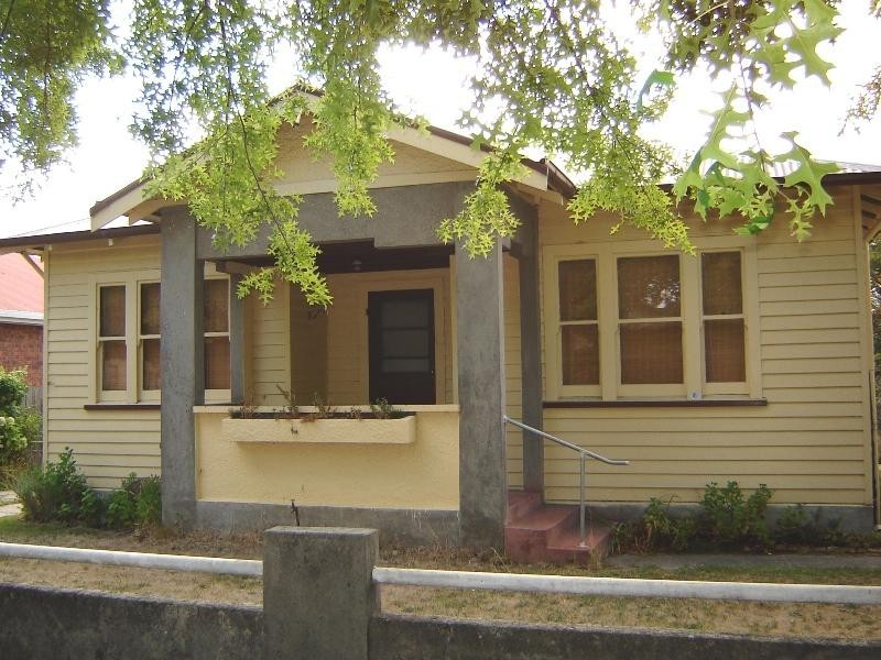 16 Birdwood Street, Mowbray TAS 7248