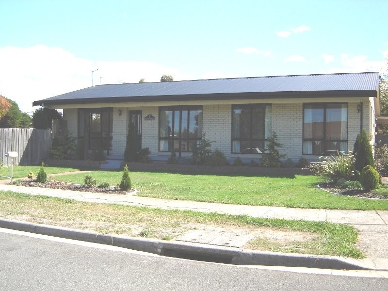2 Wintercole Court, Newnham TAS 7248