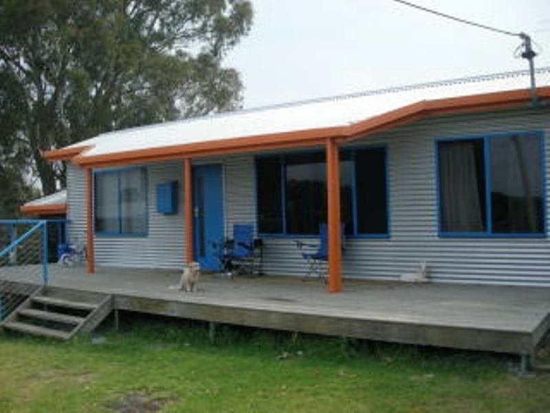 11 Beach Road, Gravelly Beach TAS 7276