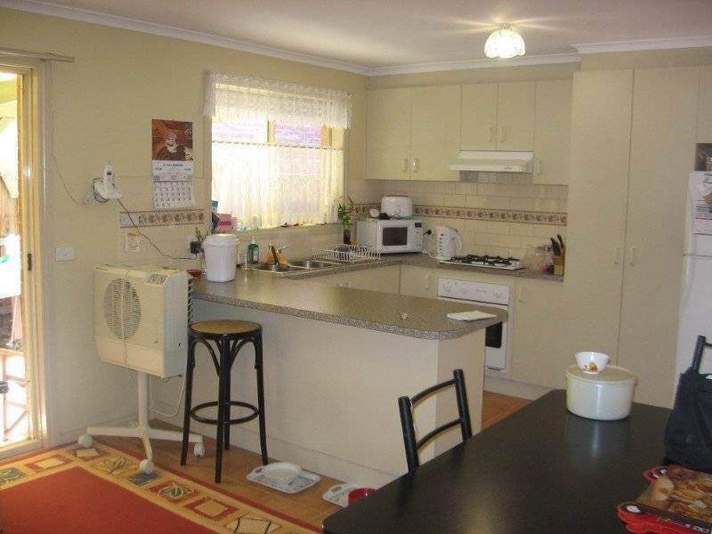 1/49 Spicer Blvd, Altona Meadows VIC 3028