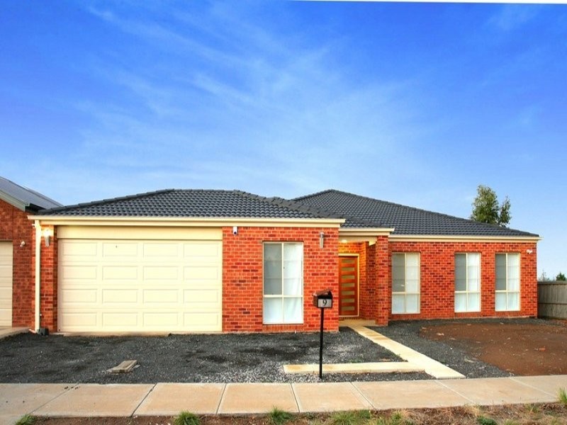 9 Violet Way, Point Cook VIC 3030