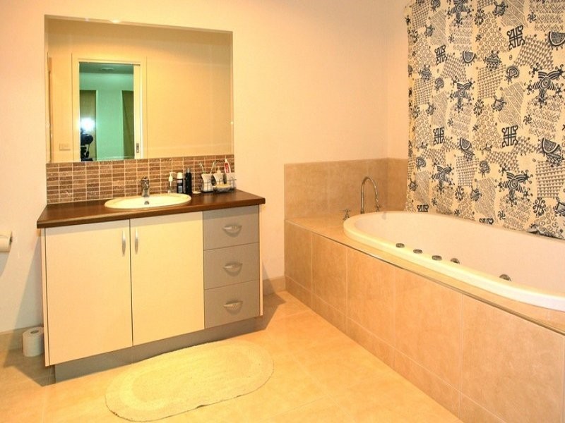 9 Violet Way, Point Cook VIC 3030