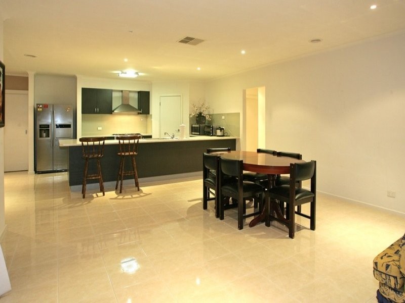 9 Violet Way, Point Cook VIC 3030