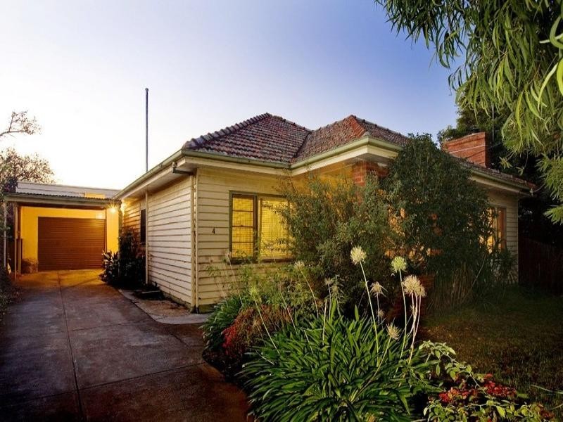 4 Scotsburn Grove, Werribee VIC 3030