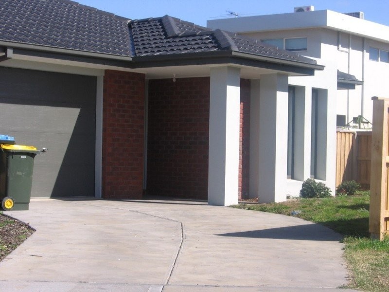 3 Bluestone Court, Point Cook VIC 3030
