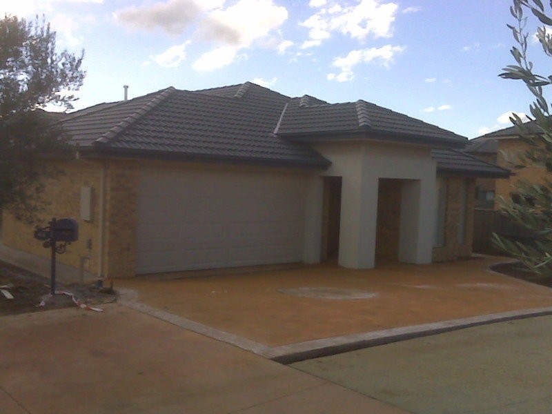 49 Middle Park Drive, Sanctuary Lakes VIC 3030