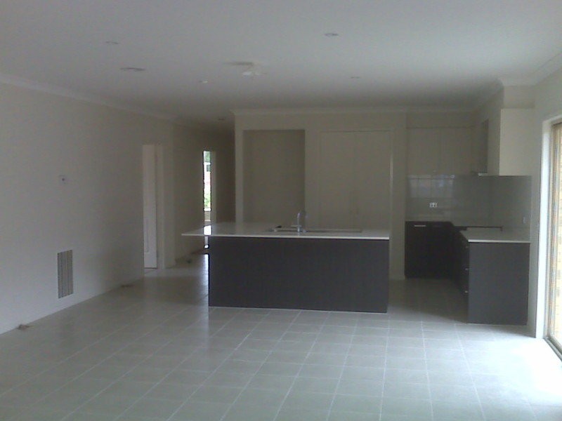 49 Middle Park Drive, Sanctuary Lakes VIC 3030