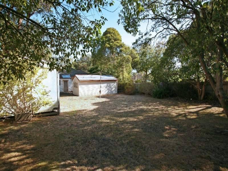 1 Langtree Court, Blackburn VIC 3130