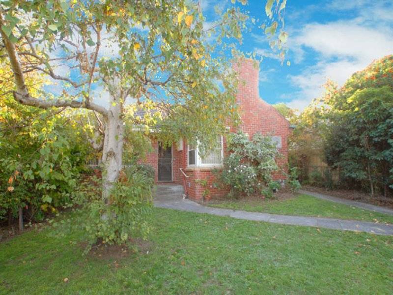 4 Queen Street, Blackburn VIC 3130