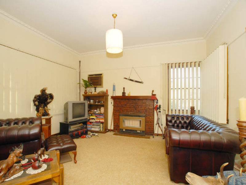 4 Queen Street, Blackburn VIC 3130