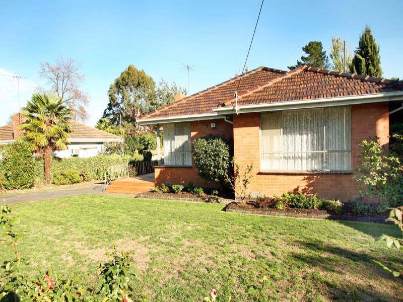 6 Pakenham Street, Blackburn VIC 3130