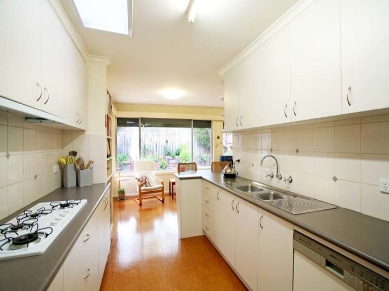 8 Mahala Court, Blackburn South VIC 3130